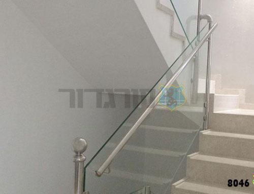כשאסתטיקה פוגשת בטיחות : מעקה מדרגות משדרג את עיצוב הבית
