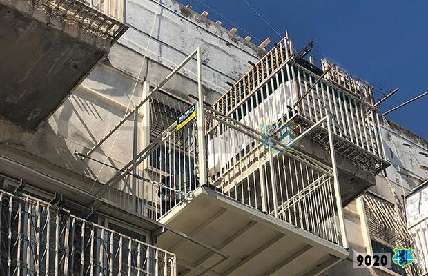 Balconies on cables